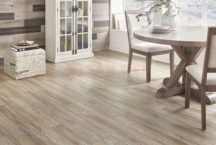 Có thể lắp sàn nhựa giả gỗ ở vùng khí hậu nồm ẩm không?