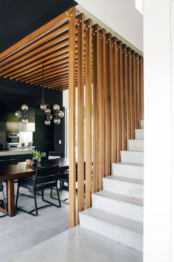 Mẫu lam nhựa giả gỗ trang trí cầu thang