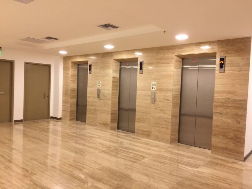 Mẫu tấm ốp tường cho khu vực thang máy đẹp 