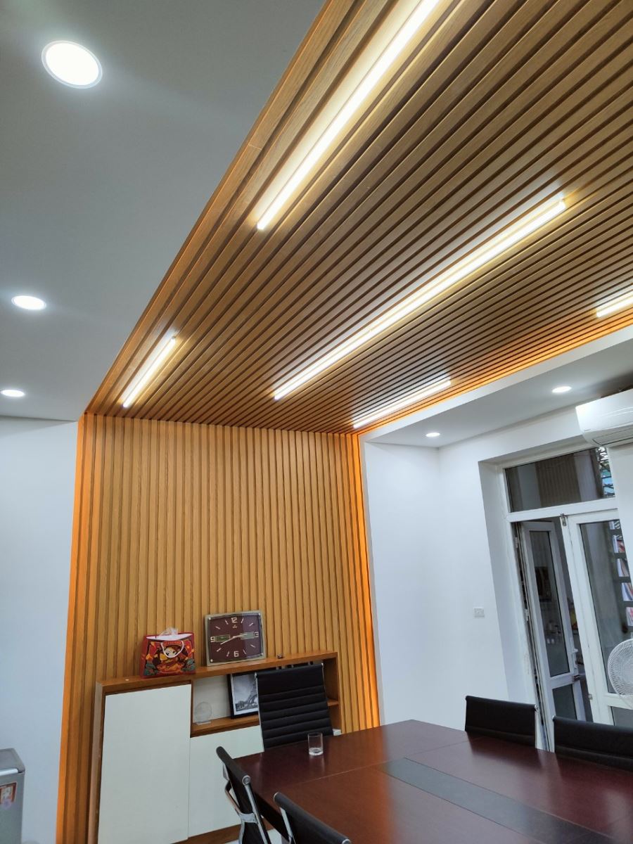 Nhật Nam – đơn vị cung cấp và thi công gỗ nhựa ốp trần giá rẻ